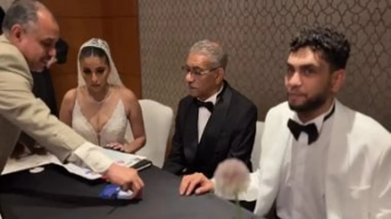 زفاف يثير البهجة.. سيد رجب يحتفل بابنه وسط الأهل والأصدقاء